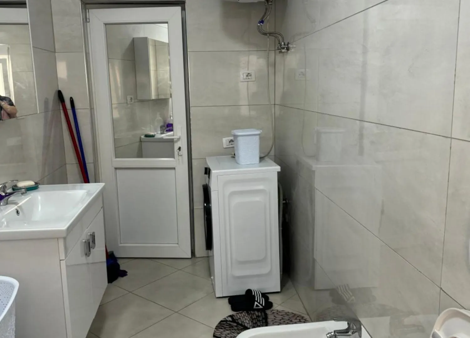 Modern Apartment For Rent In Tirana 0*,  Albanien